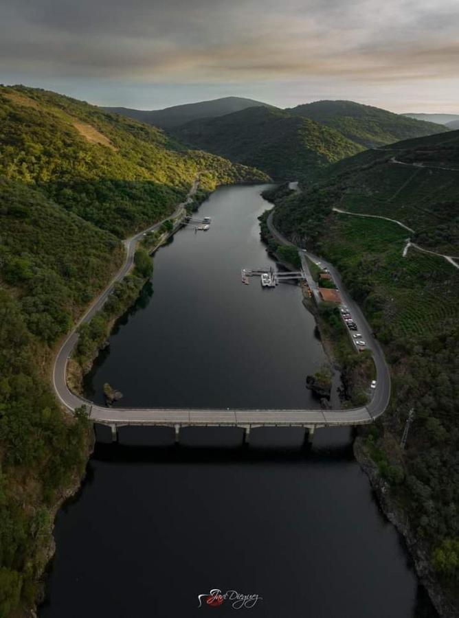 Fogar Rivoira Sacrata Castro Caldelas Exteriér fotografie
